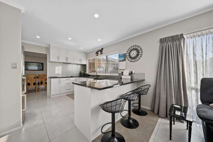 17 Flora Place Wattle Downs_18