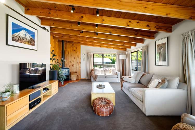 8 Tiwarawara Lane Puketotara_20