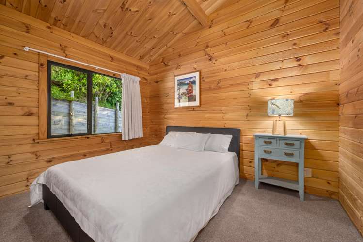2495 Kenepuru Road Portage_19