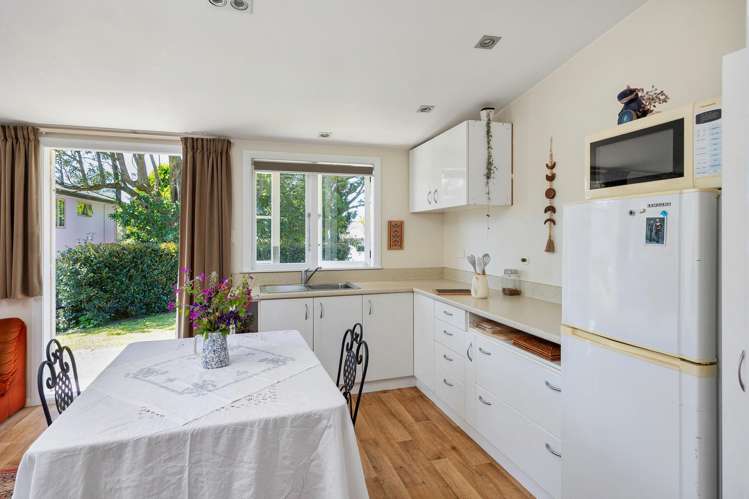 707 & 707B New North Road Mount Albert_33