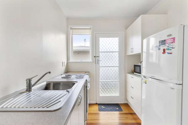 2/11 Preston Avenue Mount Albert_3