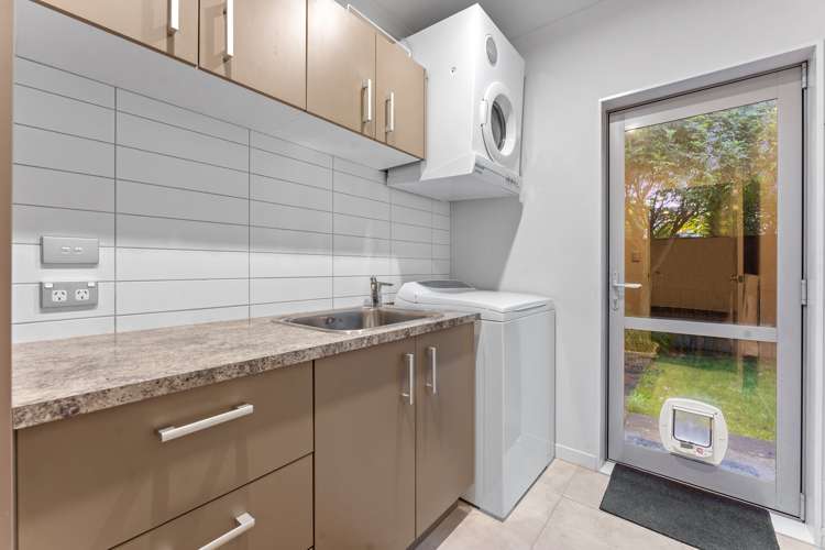 8 Baverton Drive Flat Bush_20