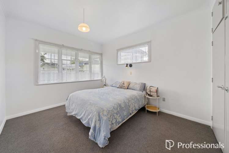 15 Naenae Road_4