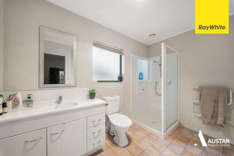  A/60 Cobham Crescent Kelston_12