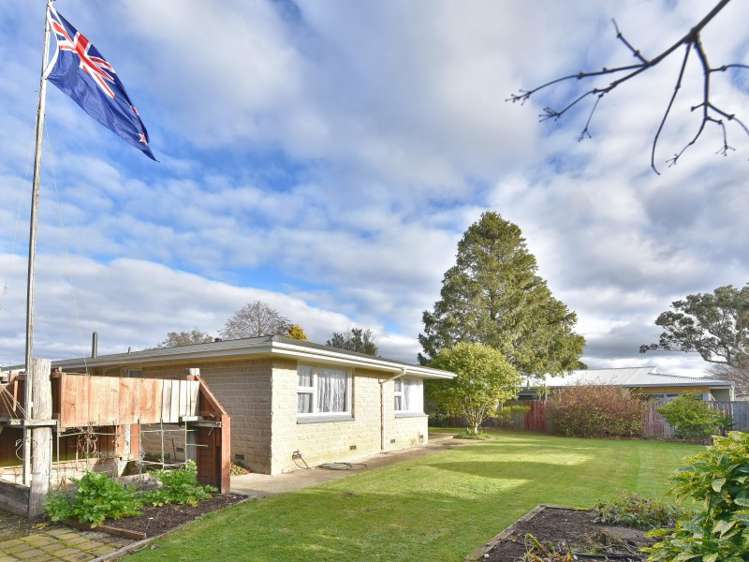 33 Main North Road Woodend_21