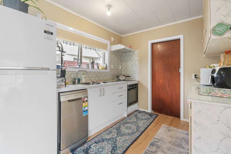 2/6 Snead Place Hamilton East_3