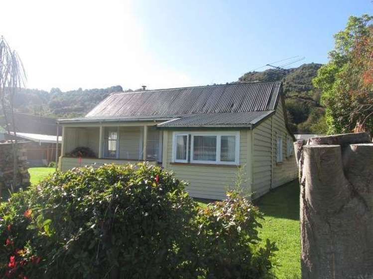 15 Walsh Street Reefton_23
