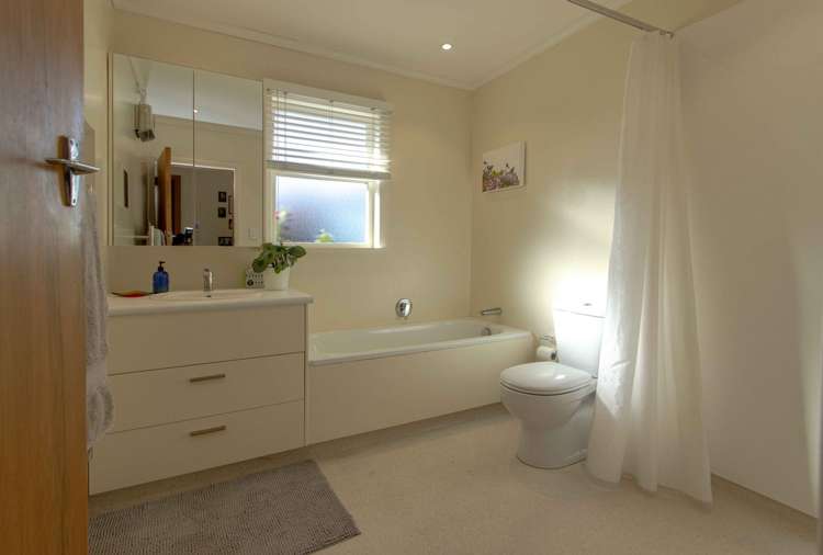 7 Kent Terrace Taradale_16