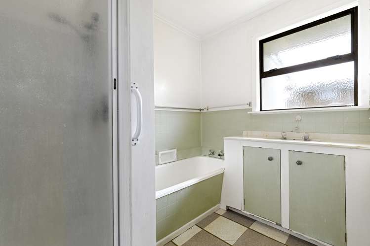 4 Woods Avenue Matua_11