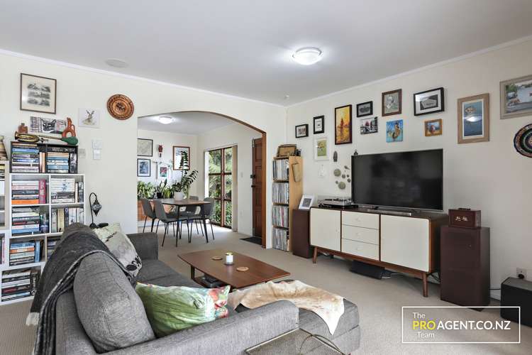 33 Lookout Drive Laingholm_19