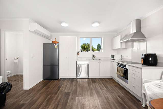 29 Chiefs Court Hamilton East_3