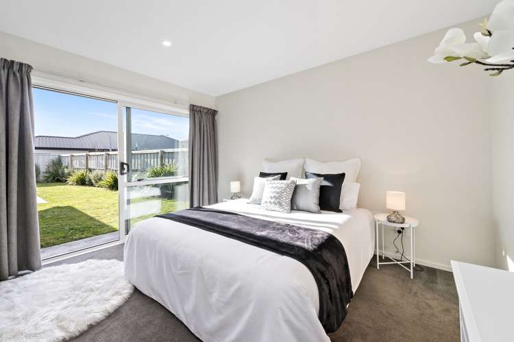 87 Sunline Avenue Lincoln_12