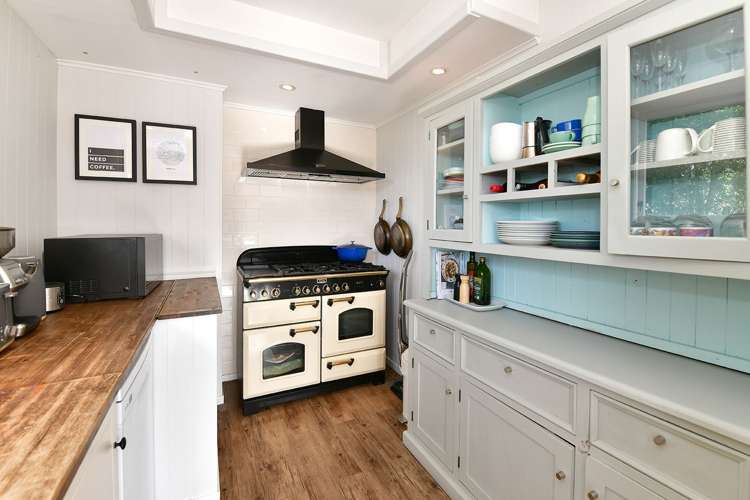 61 Gledstane Road Stanmore Bay_10