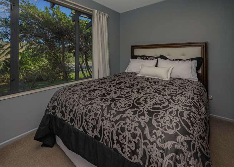 137 Aldinga Avenue Stoke_20