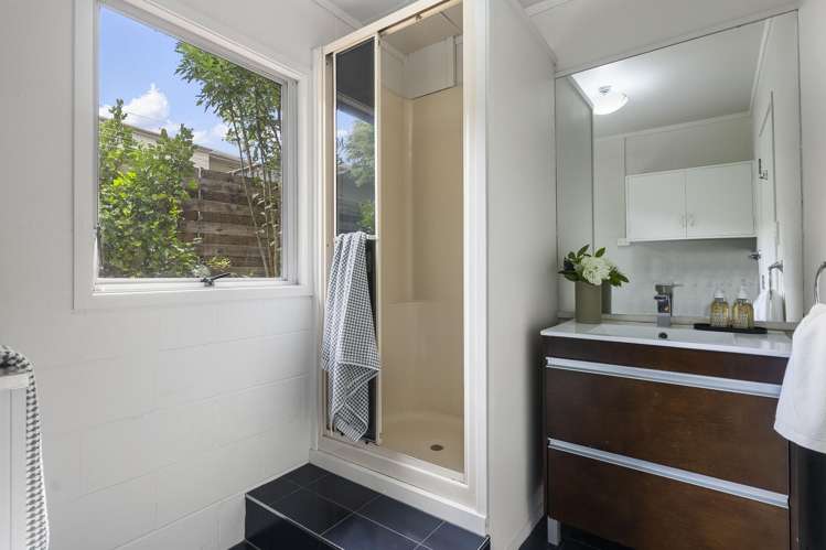 2/218 East Coast Road Forrest Hill_12