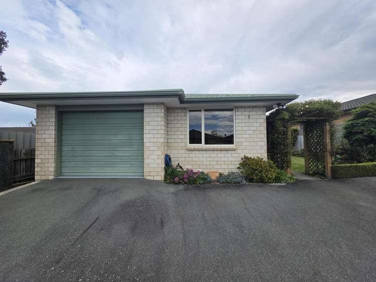 9/92 Perth Street South Hill_20