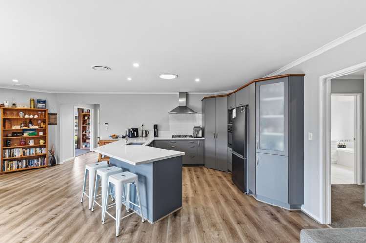 27 Somerton Drive Huntington_5