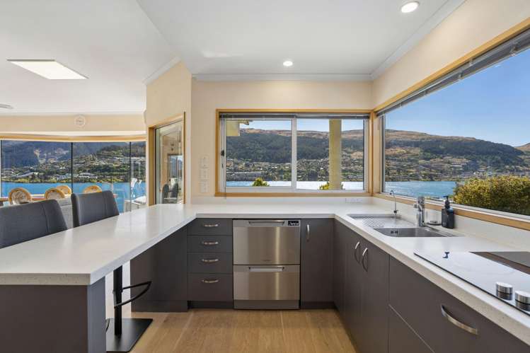 411 Peninsula Road Kelvin Heights_9