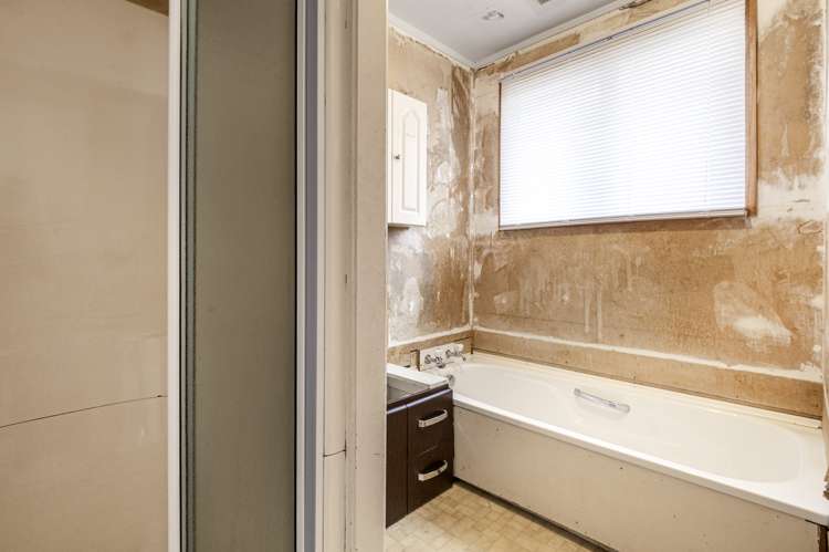 210 Waitemata Drive Ranui_11