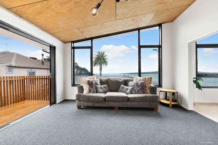 2/7 Old Lake Road Narrow Neck_4