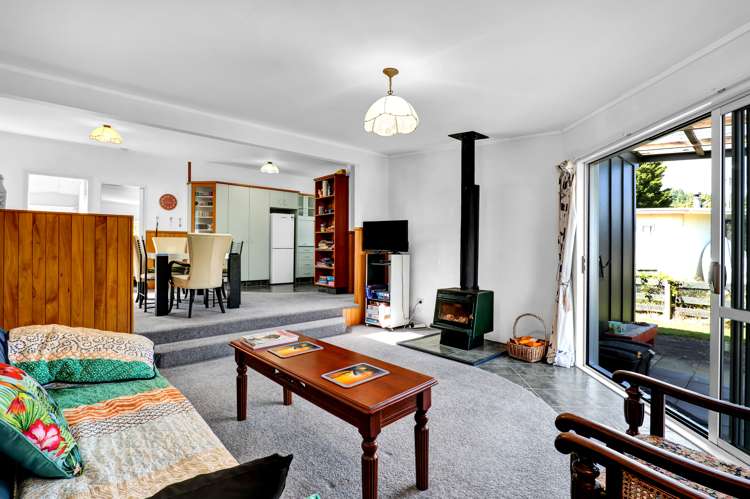 2 Hills Road Tongaporutu_14