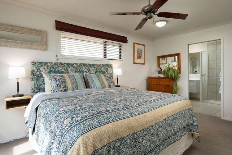 32 Bradleigh Park Fairhall_34