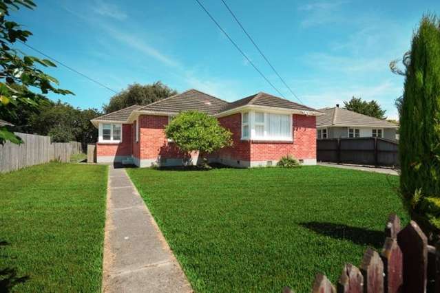 Refurbished 4-Bedroom Family Home in Christchurch