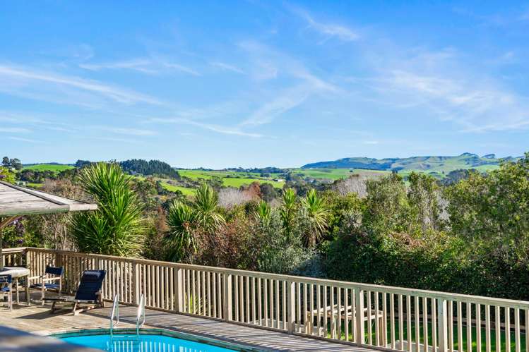 193 Valley Road Muriwai Beach_7