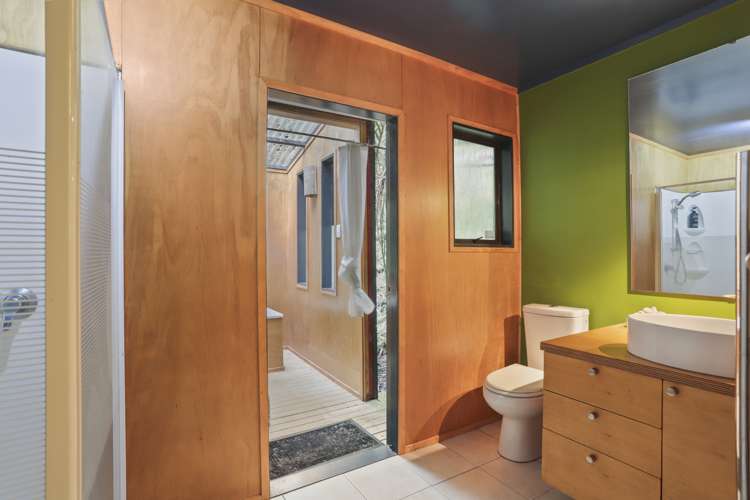 27 Ocean View Road Huia_12