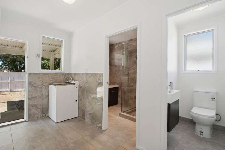 2/80 Cascades Road Pakuranga Heights_25