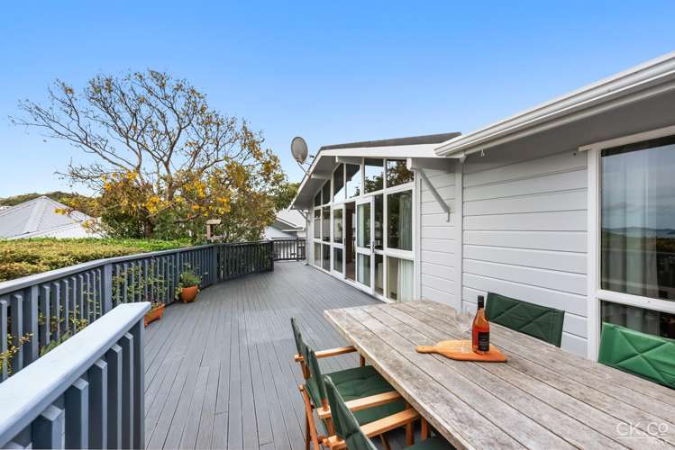 224 Dowse Drive Maungaraki_17