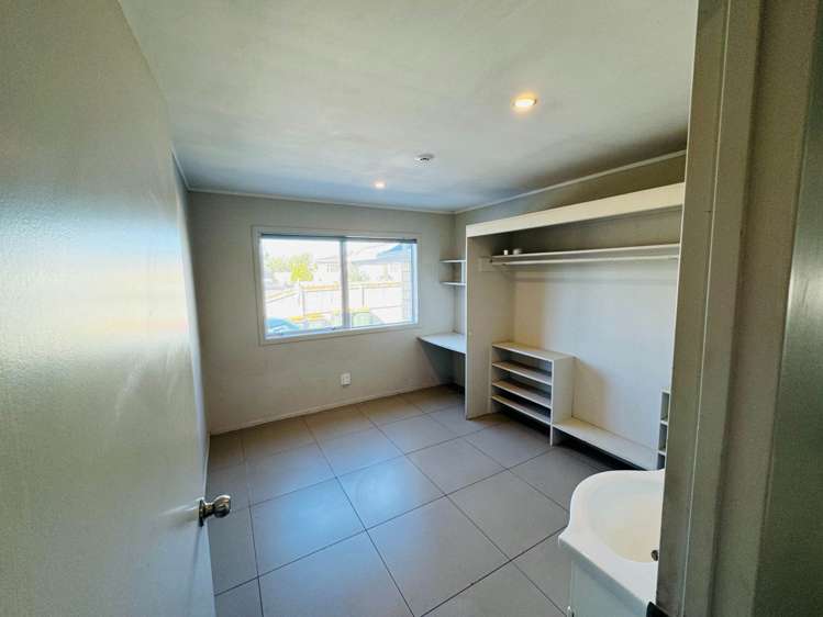 Room 1/7B James Street Mangere East_1