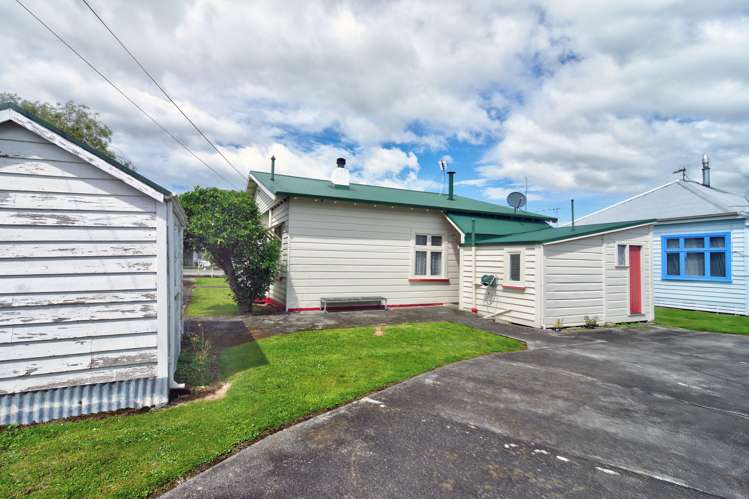 198 High Street South Carterton_17