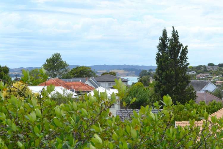 39 Beach Road Mellons Bay_17