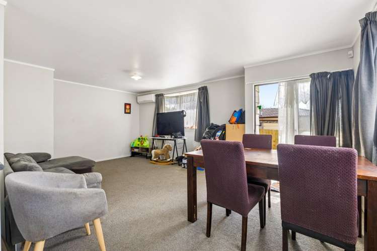 2/77 Redcrest Ave 10939_2