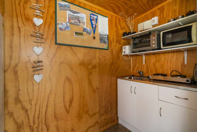 27 Motukorure Parade Cooks Beach_5