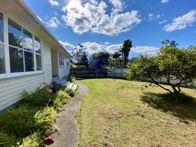 2 Aronui Terrace Kelston_16