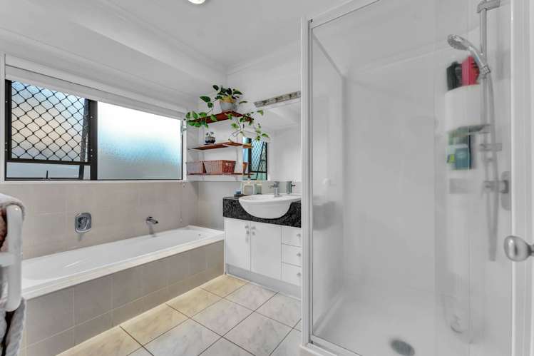 27 Maghera Drive East Tamaki Heights_15