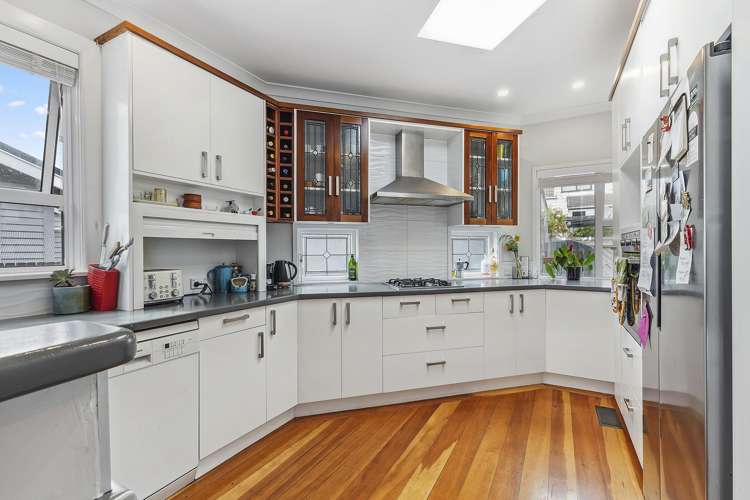 101 Apu Crescent Lyall Bay_2