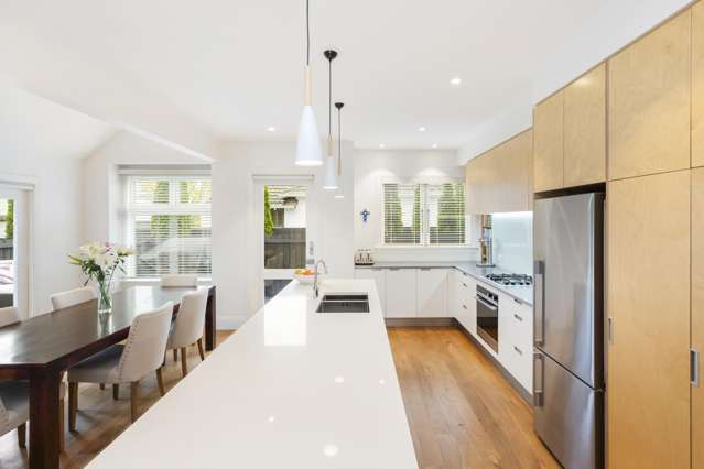 111 St Andrews Square Strowan_2