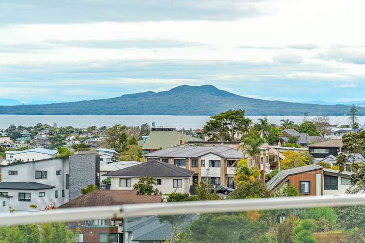 3/433a East Coast Road Mairangi Bay_1