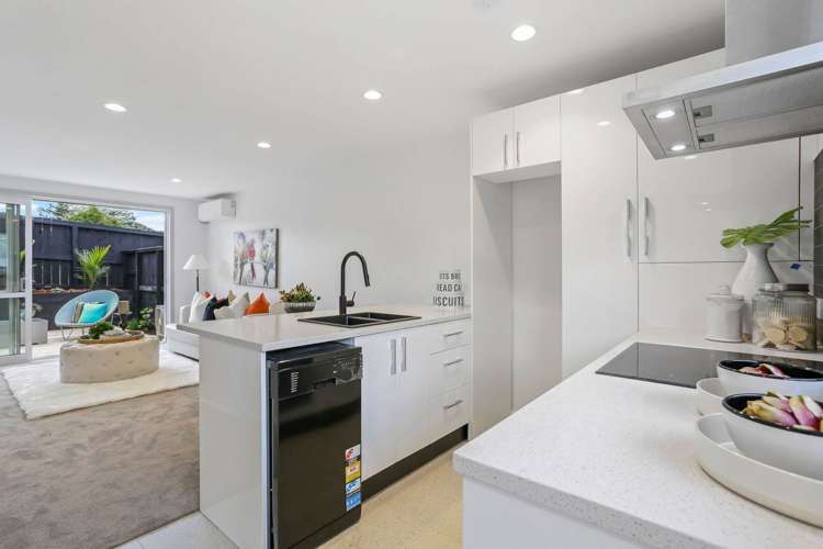 2/70A Barrack Road Mt Wellington_4