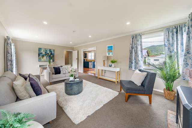 FLAT, SUNNY KARORI LIVING WITH FUTURE POTENTIAL