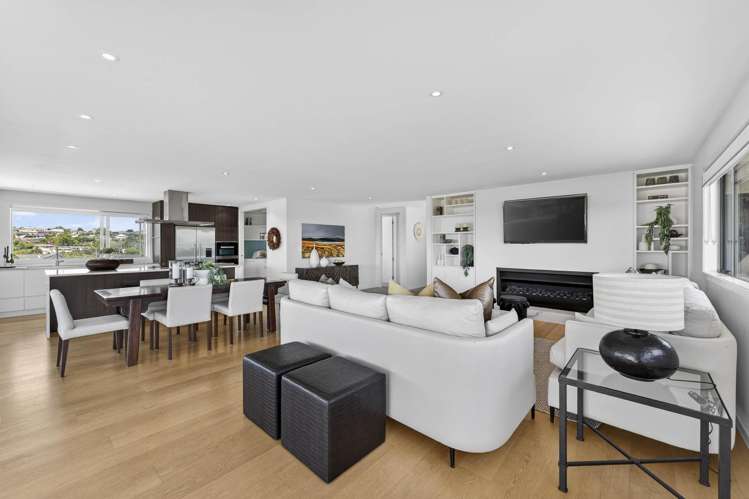 7 Commodore Parry Road Castor Bay_13