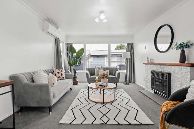 16 Manapouri Place Glenview_1