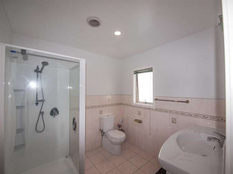 7 Didsbury Grove Churton Park_13