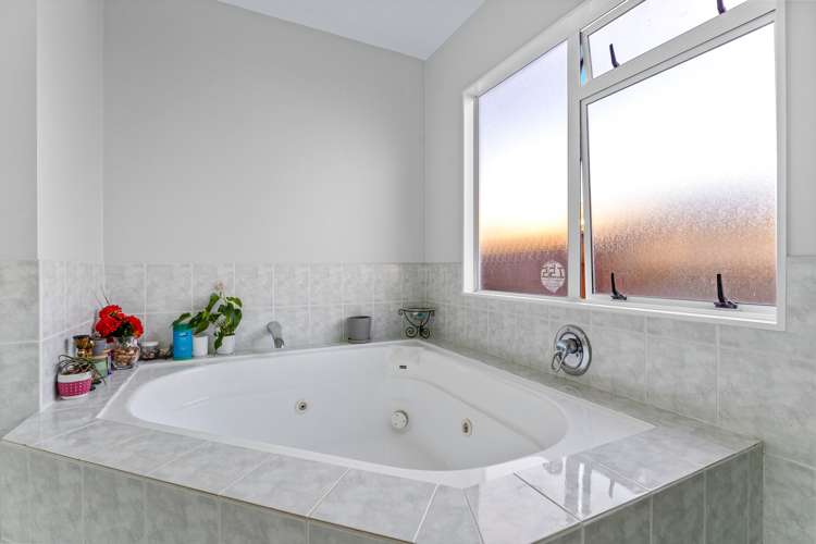 33 Gulf Crest Bucklands Beach_20