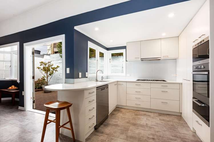 5 Burwah Street Berhampore_5