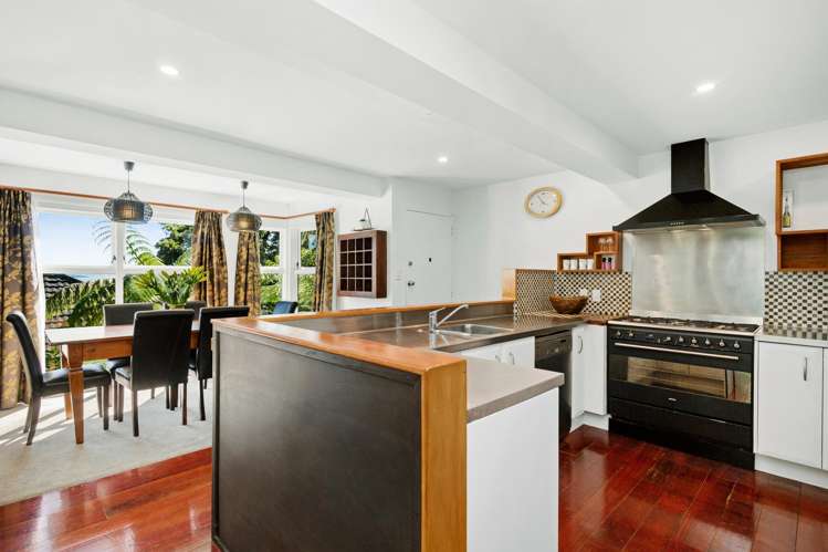 3A Whiorau Grove Lowry Bay_16