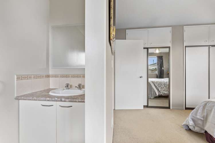 23 Freebairn Street Redwood_9